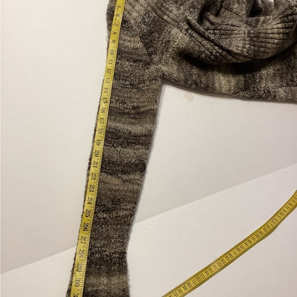 Jana Cardigan & Sweater - Picture 10 of 10